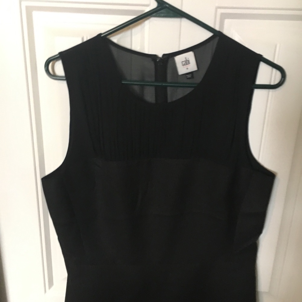 Black sleeveless tank top.